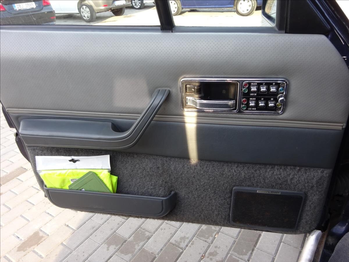 Jeep Cherokee SUV 4,0 l 136 kw