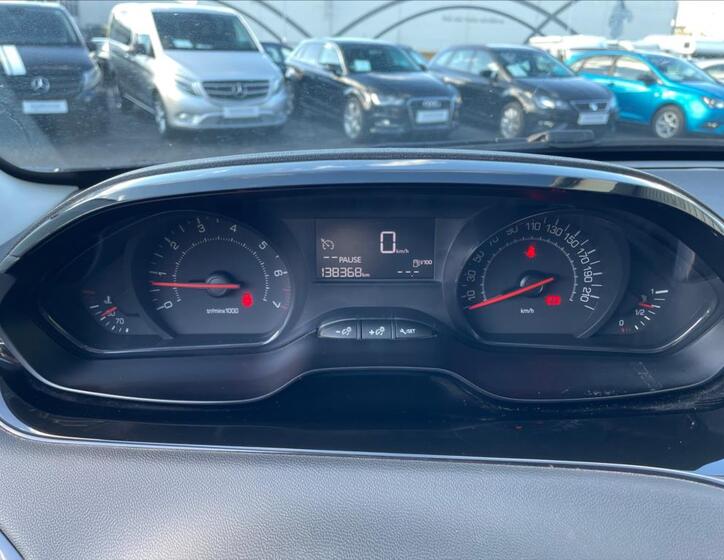 Peugeot 208 14