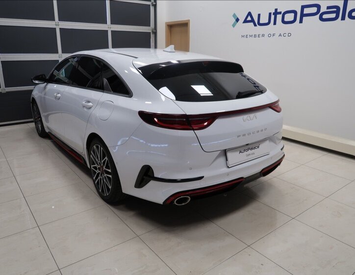 KIA ProCeed Kombi 1,6 l 150 kw
