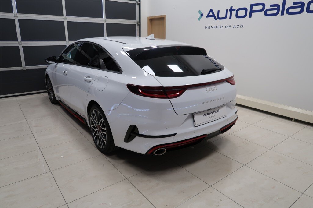 KIA ProCeed Kombi 1,6 l 150 kw