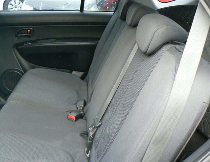 KIA Carens Hatchback 1,6 l 94 kw