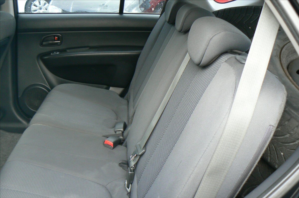 KIA Carens Hatchback 1,6 l 94 kw