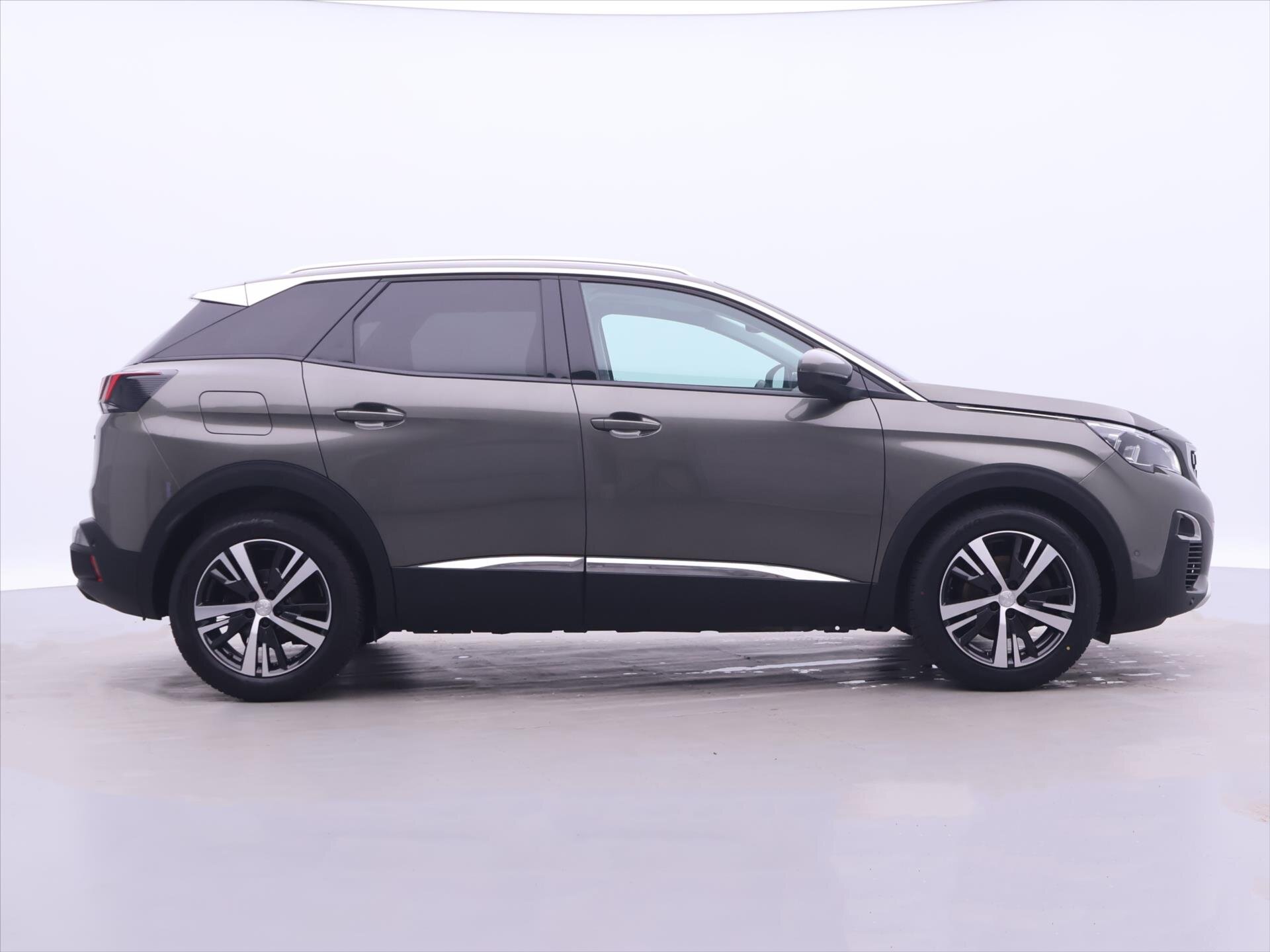 Peugeot 3008 SUV 1,2 l 96 kw
