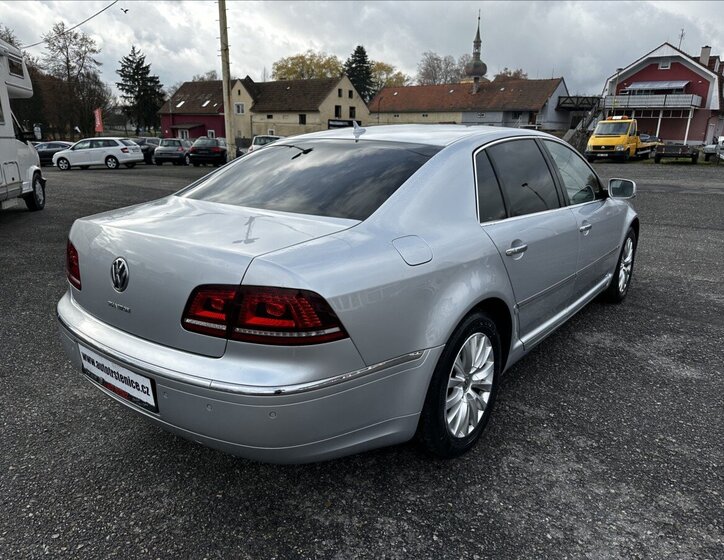 Volkswagen Phaeton Sedan / Limuzína 3,0 l 176 kw