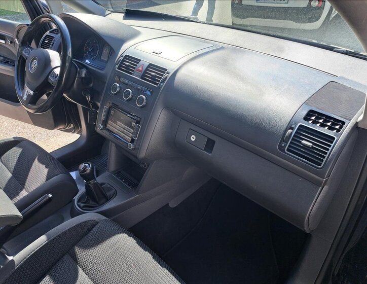 Volkswagen Touran Kombi 1,6 l 77 kw