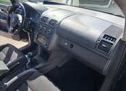 Volkswagen Touran Kombi 1,6 l 77 kw