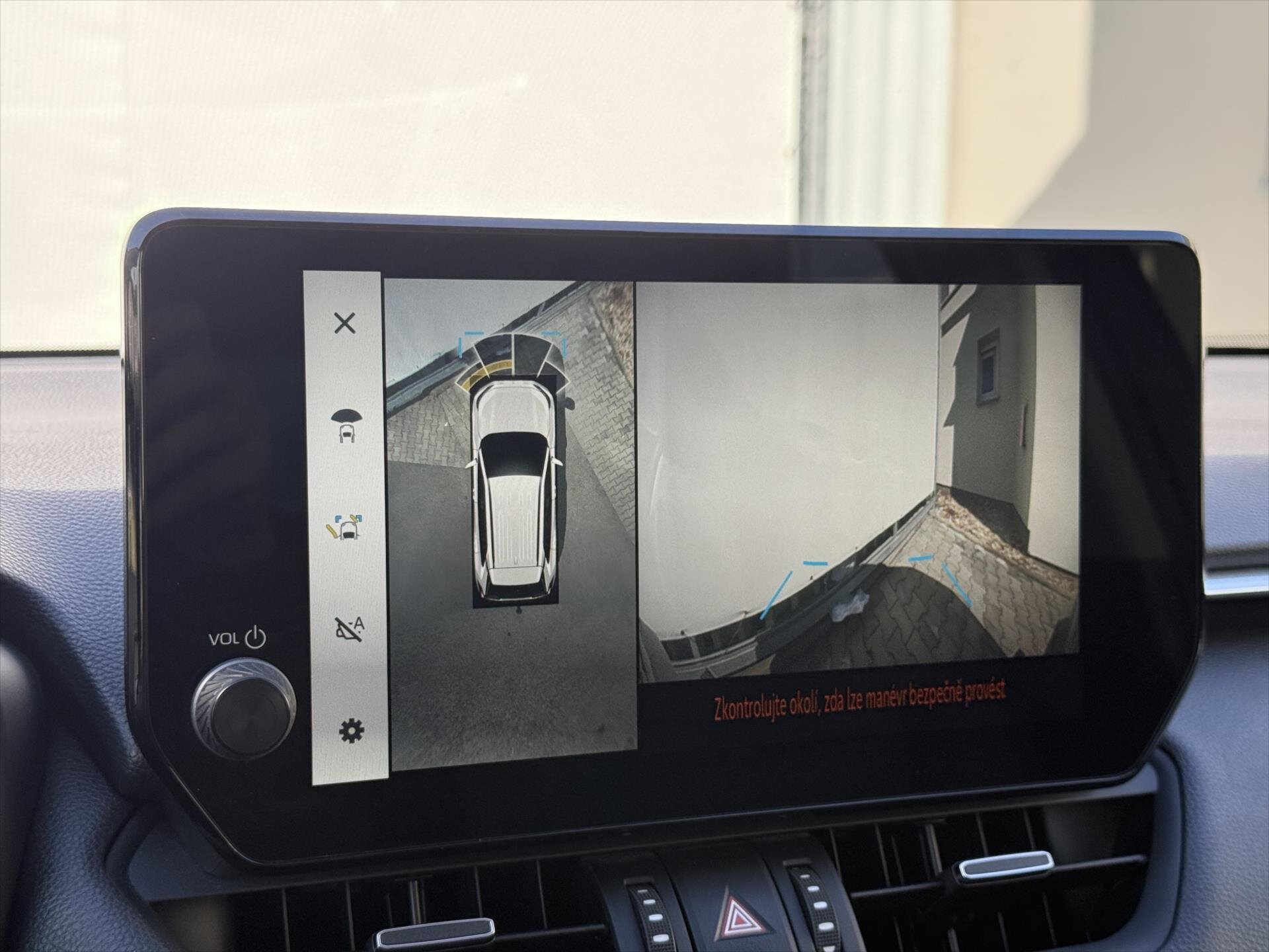 Toyota RAV4 SUV / Terénní 2,5 l 131 kw