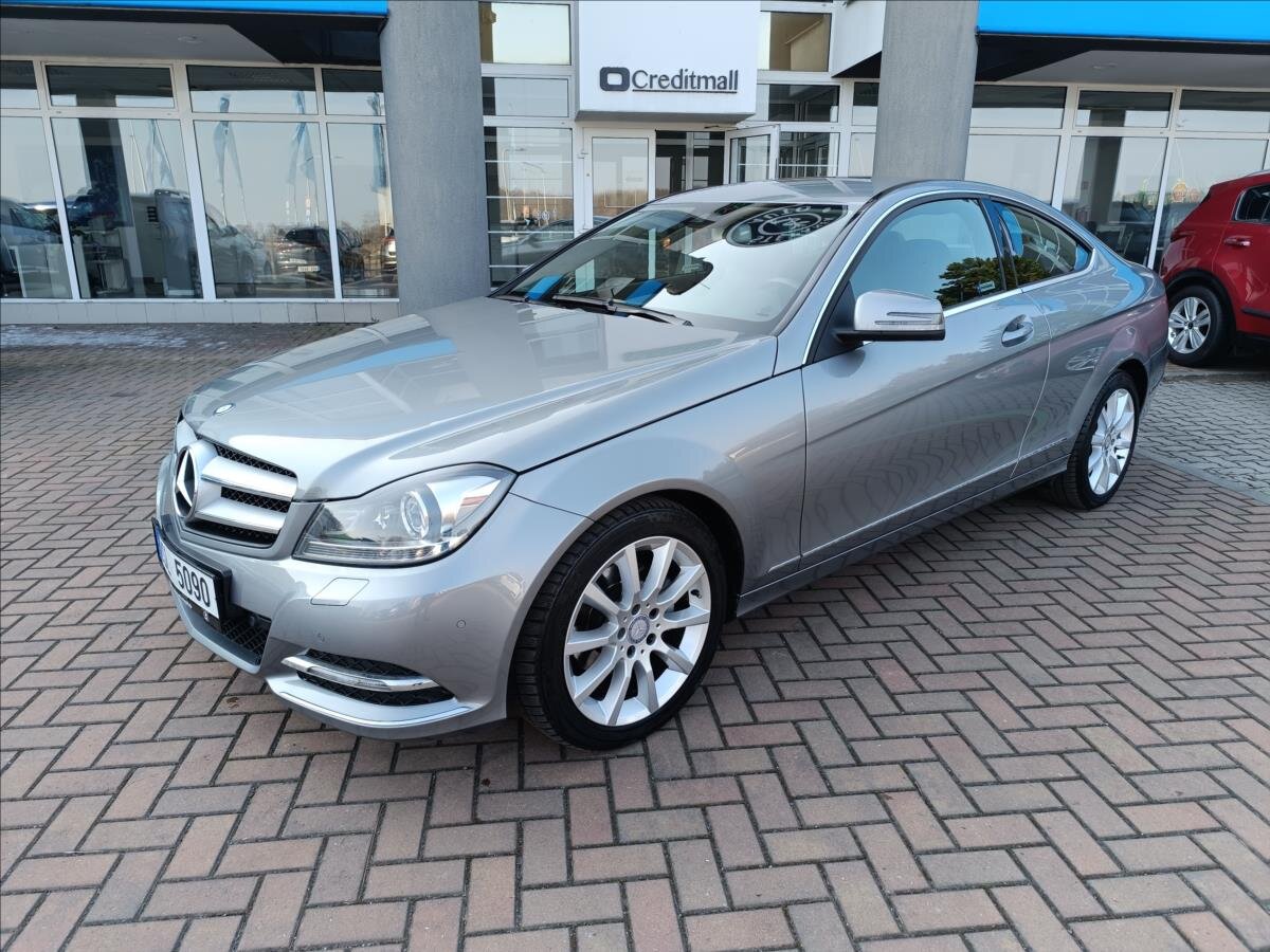 Mercedes-Benz Třídy C Kupé 2,1 l 150 kw
