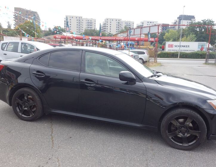 Lexus IS 220 7