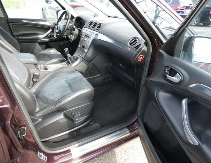 Ford S-MAX MPV 2,0 l 107 kw