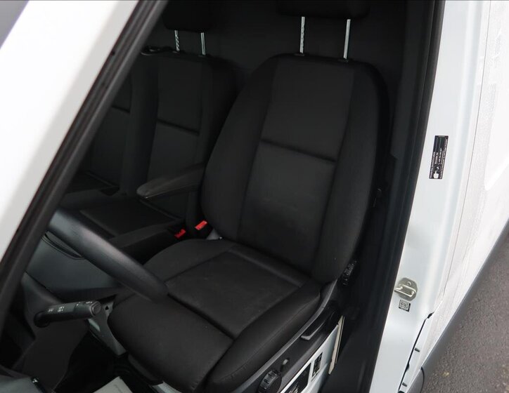 Mercedes-Benz Sprinter 10