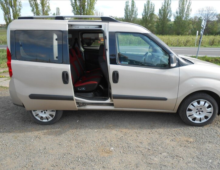 Fiat Dobló Kombi 1,6 l 77 kw