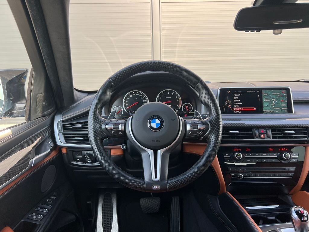 BMW X6 SUV / Terénní 4,4 l 512 kw