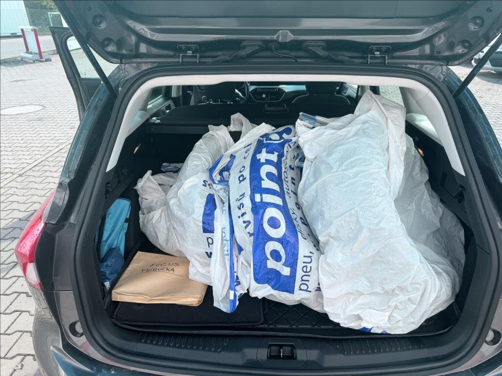 Ford Focus Kombi 999,0 92 kw