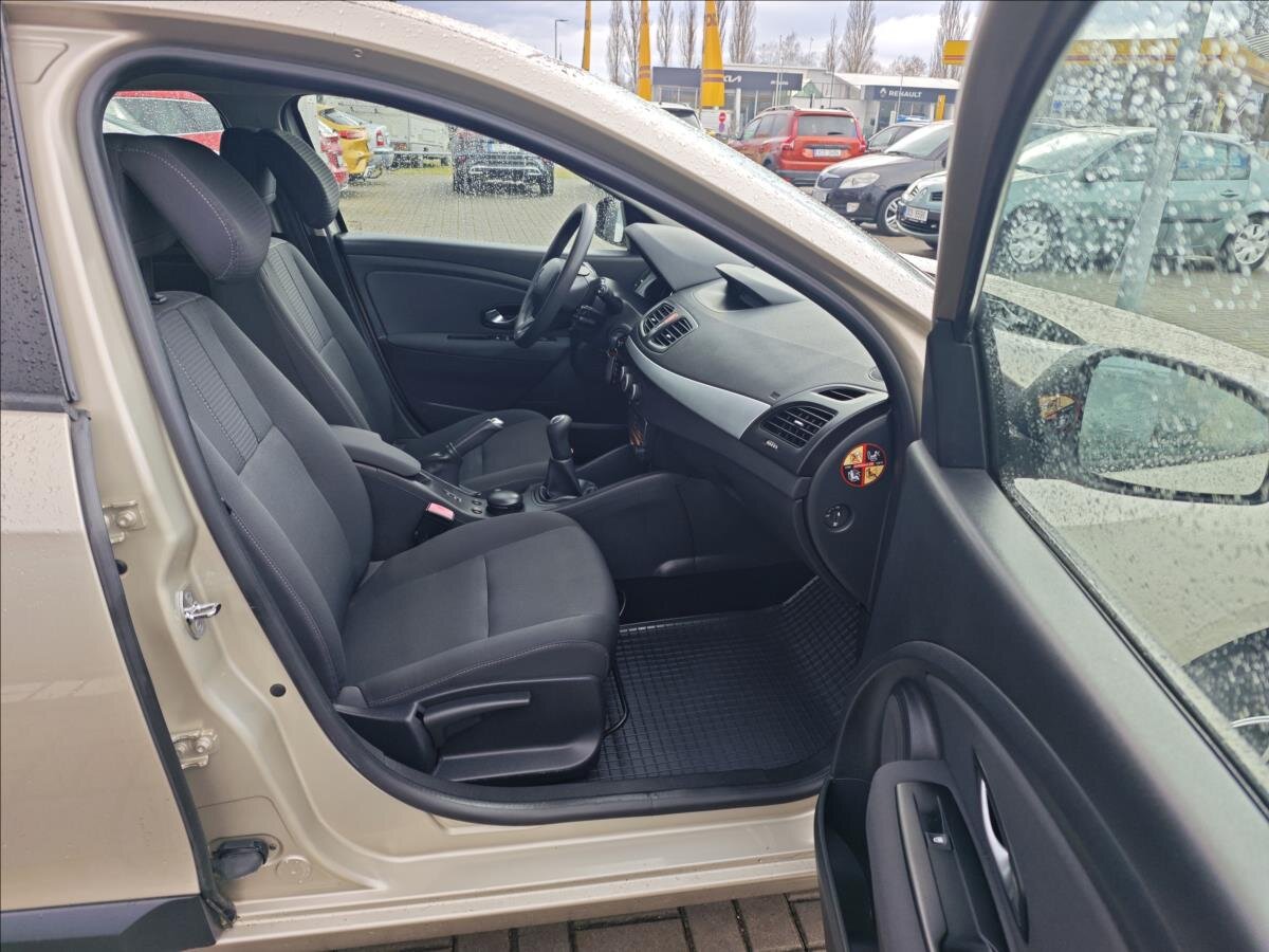 Renault Fluence Sedan / Limuzína 1,5 l 66 kw