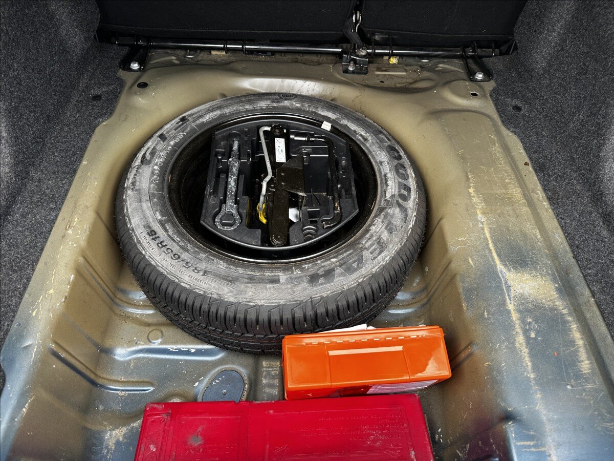 Citroën C-Elysée Sedan / Limuzína 1,2 l 60 kw