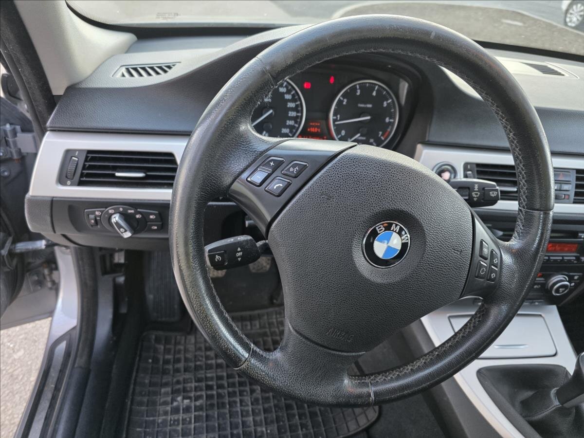 BMW Řada 3 Kombi 2,0 l 105 kw