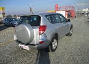 Toyota RAV4 SUV 2,2 l 100 kw