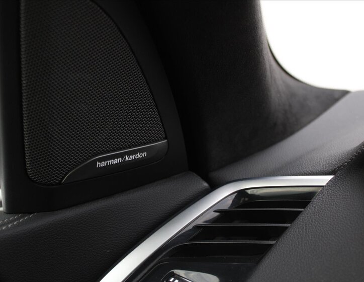 BMW X7 SUV 4,4 l 390 kw