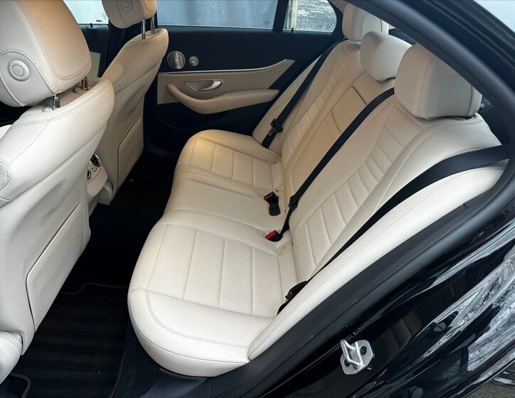 Mercedes-Benz Třídy E Sedan / Limuzína 2,0 l 143 kw