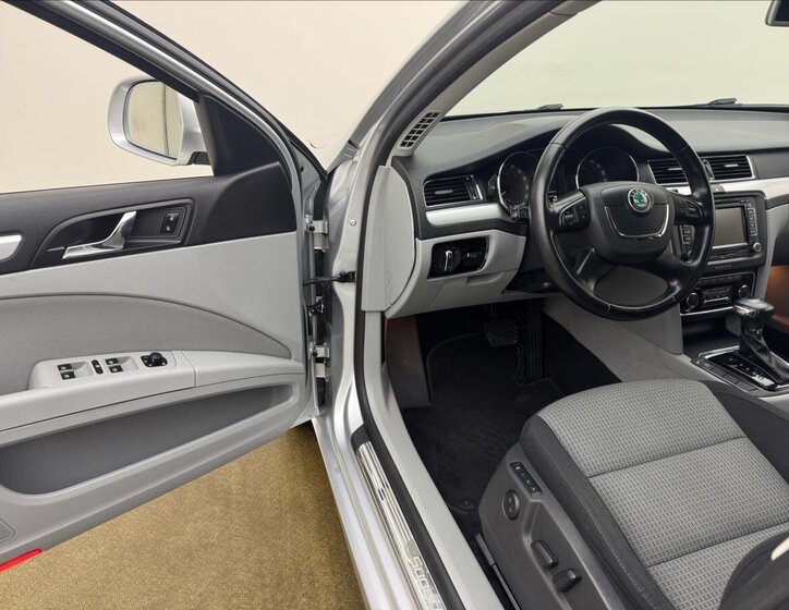 Škoda Superb Kombi 2,0 l 103 kw