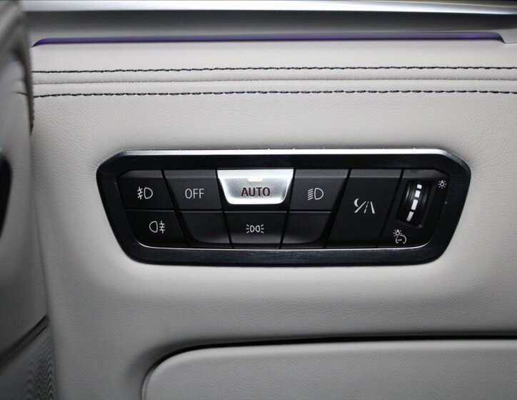 BMW X7 SUV / Terénní 3,0 l 250 kw