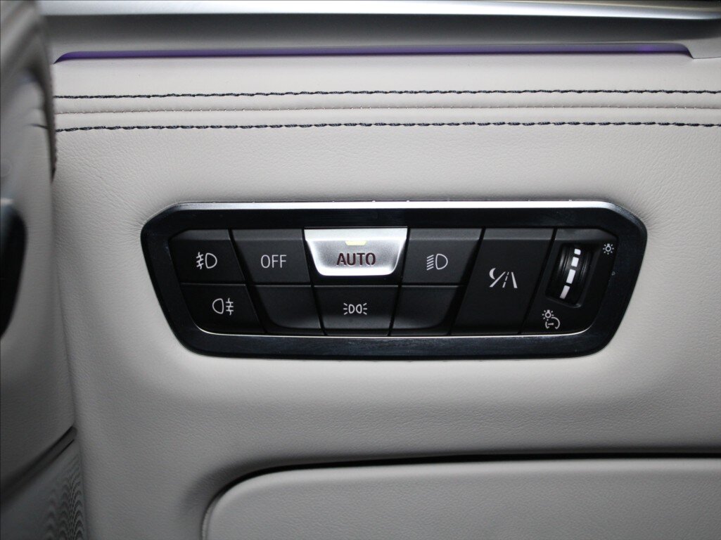 BMW X7 SUV / Terénní 3,0 l 250 kw