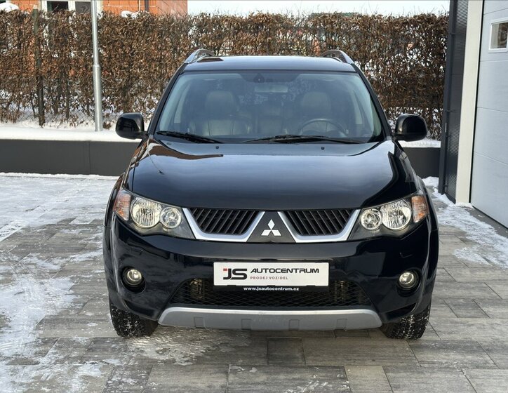 Mitsubishi Outlander 1