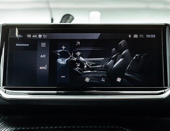 Peugeot 2008 SUV 1,2 l 81 kw