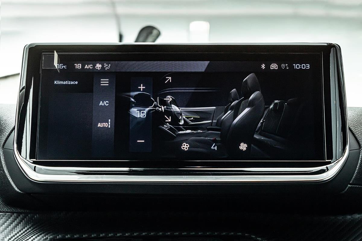 Peugeot 2008 SUV 1,2 l 81 kw