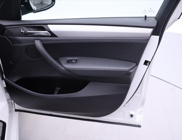 BMW X3 Kombi 3,0 l 190 kw