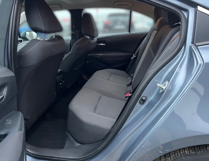 Toyota Corolla Sedan / Limuzína 1,5 l 92 kw