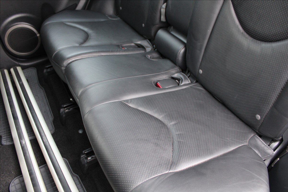 Toyota RAV4 SUV 2,2 l 100 kw