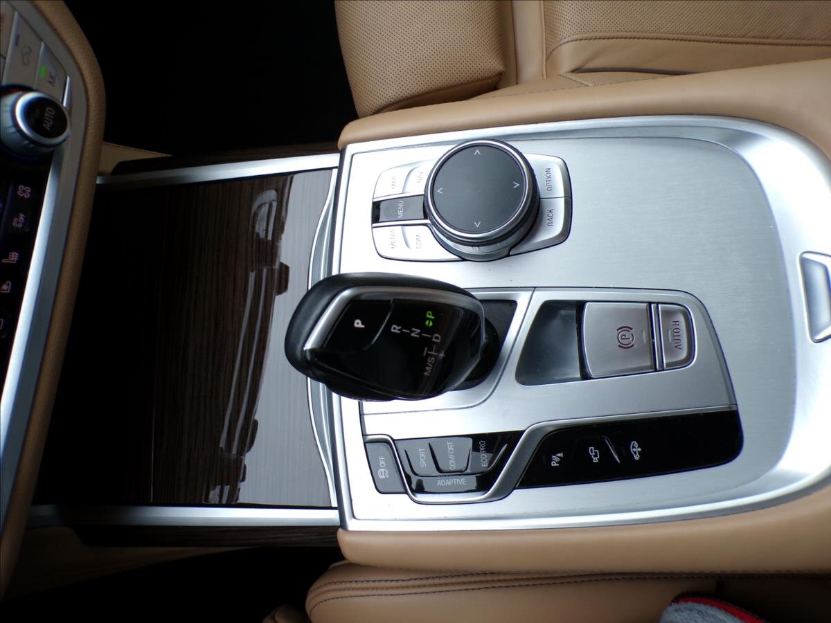 BMW Řada 7 Sedan / Limuzína 3,0 l 195 kw