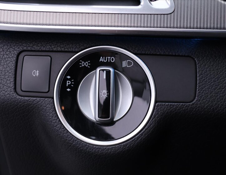 Mercedes-Benz Třídy E 18