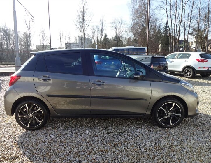 Toyota Yaris Kombi 1,3 l 73 kw