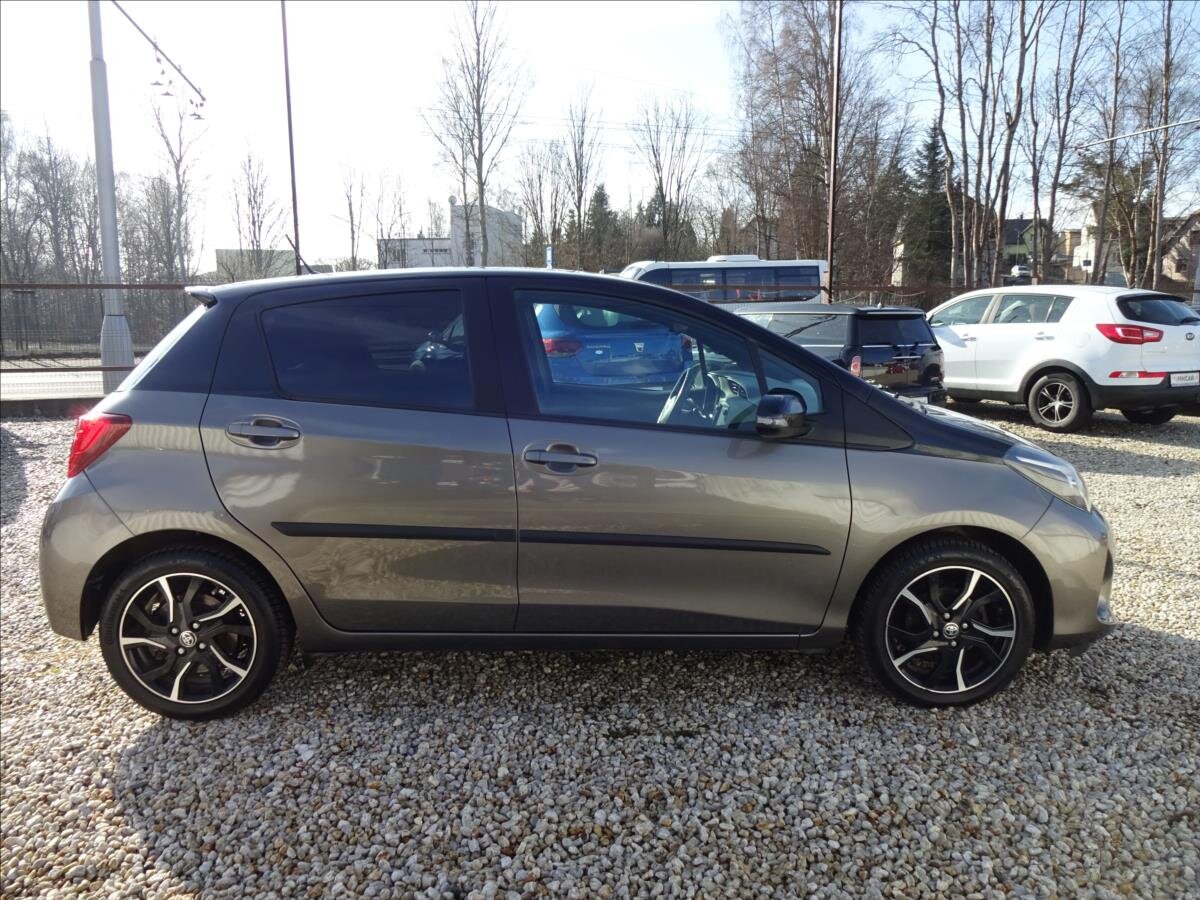 Toyota Yaris Kombi 1,3 l 73 kw