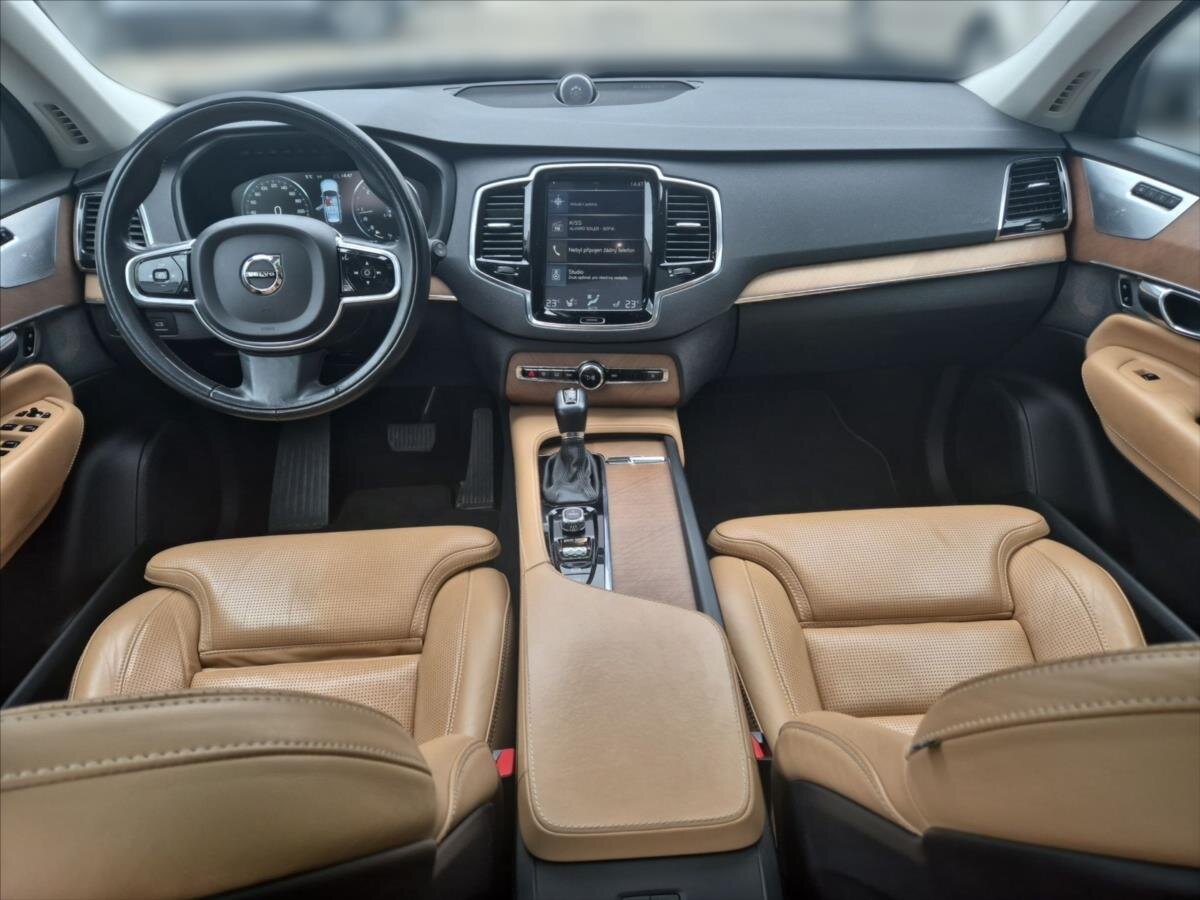 Volvo XC90 SUV / Terénní 2,0 l 165 kw