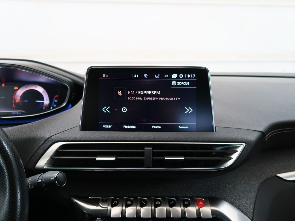 Peugeot 3008 SUV 2,0 l 110 kw