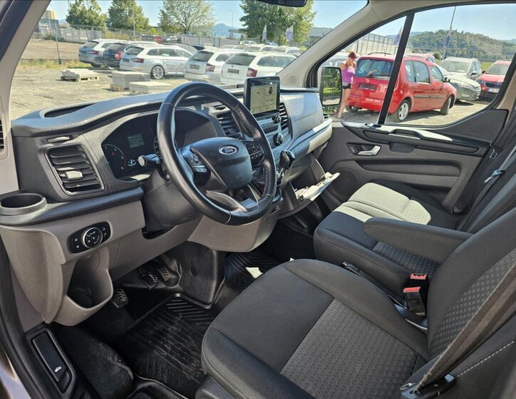 Ford Transit Custom 10