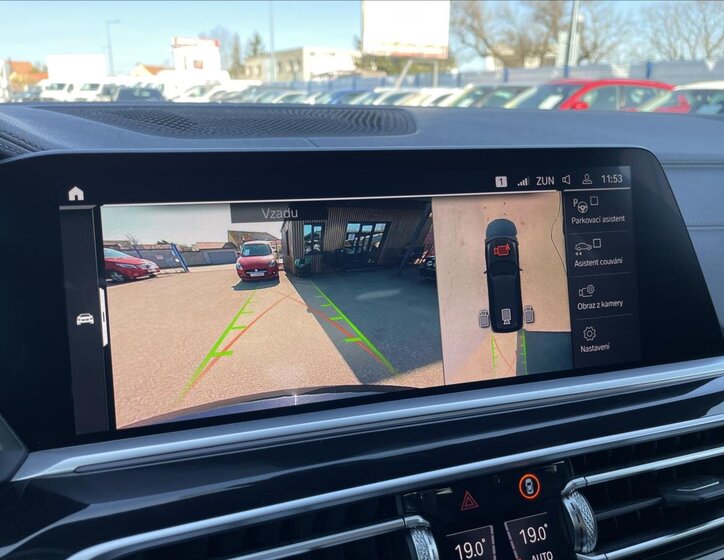 BMW X7 SUV / Terénní 3,0 l 195 kw