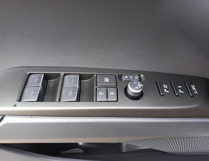 Toyota Camry Sedan / Limuzína 2,5 l 137 kw