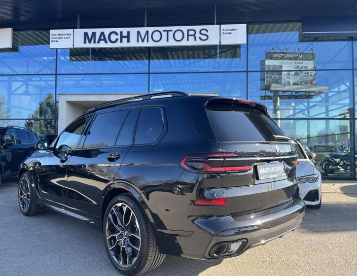 BMW X7 4