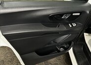Mercedes-Benz Vito 14