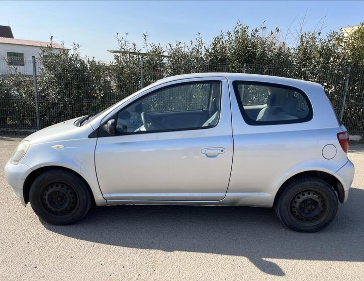 Toyota Yaris 4