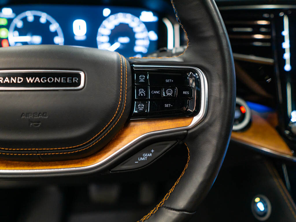 Jeep Grand Wagoneer SUV 6,4 l 351 kw