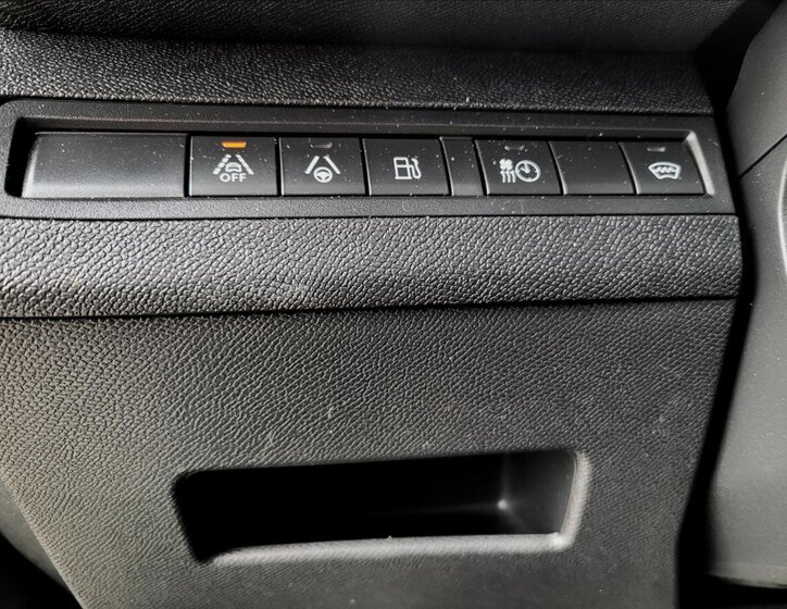 Peugeot 3008 SUV / Terénní 1,6 l 165 kw