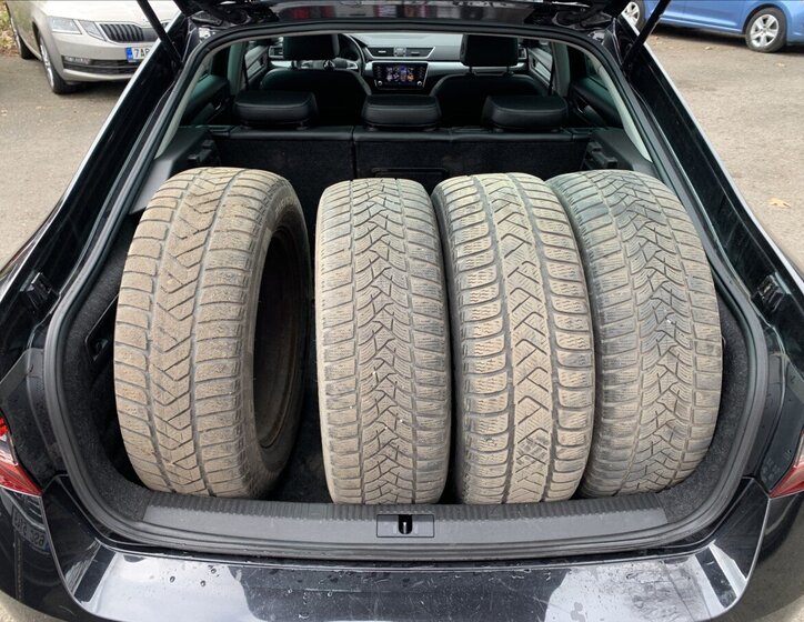 Škoda Superb Sedan / Limuzína 1,5 l 110 kw