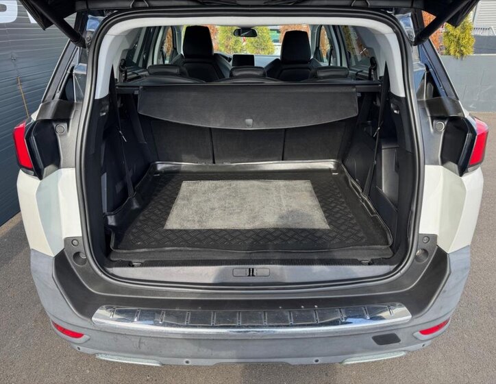 Peugeot 5008 SUV / Terénní 2,0 l 110 kw