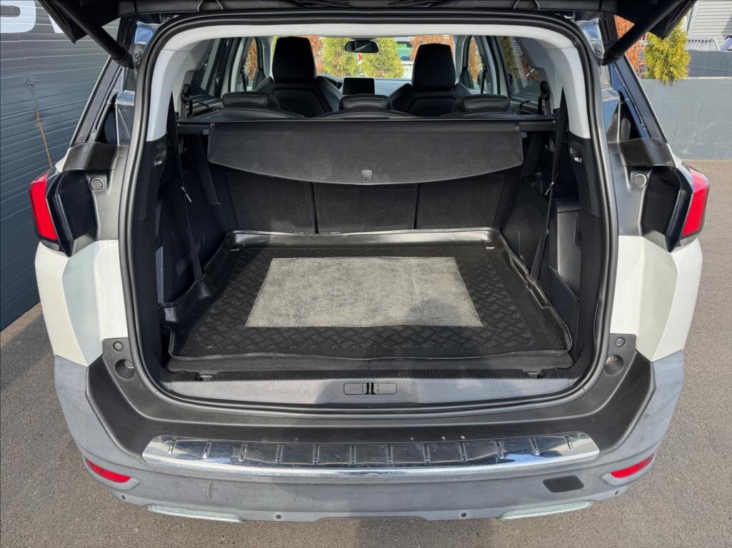 Peugeot 5008 SUV / Terénní 2,0 l 110 kw
